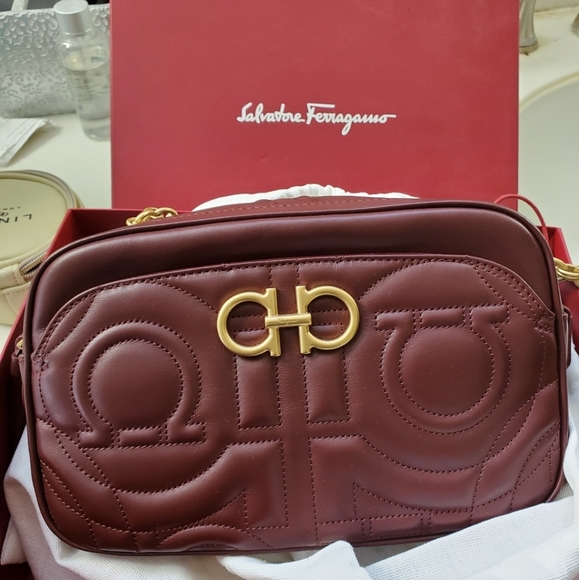 Ferragamo shoulder bag - Picture 3 of 3